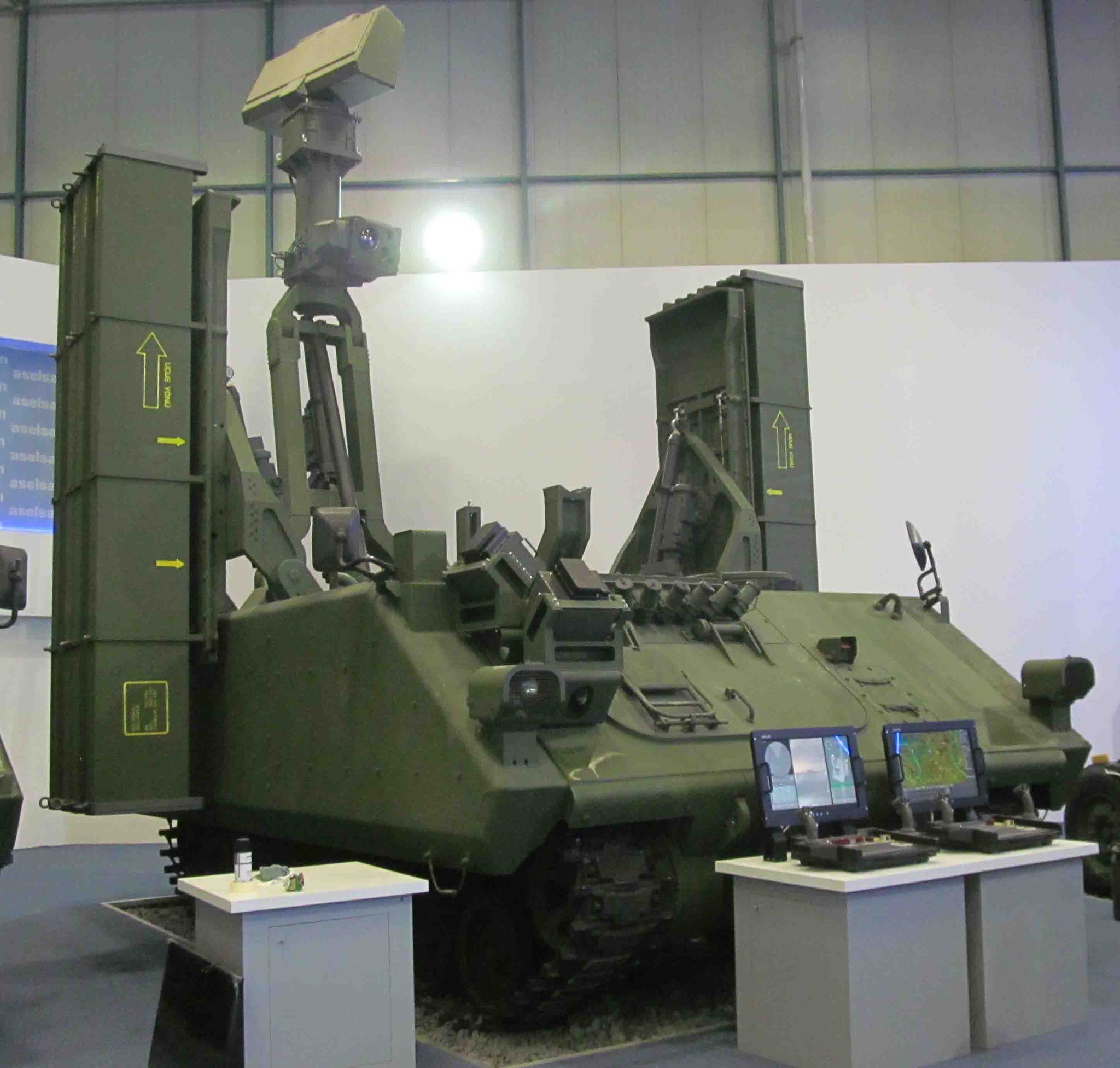 IDEF 2015 CELCpb9UkAIm3wL