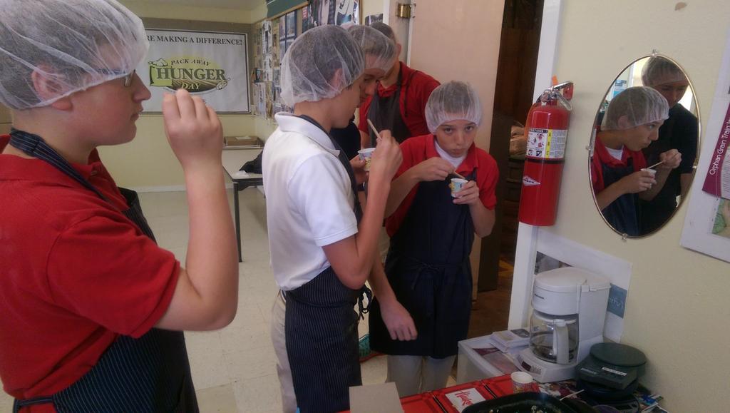 danny_leger's tweet photo. @NorfolkCatholic #8thgraders @MercyMeals Today for their service project! http://t.co/Gy7Lc6IjSe
