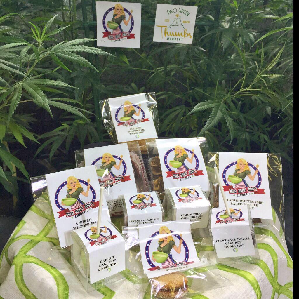 veryhighideas's tweet photo. great edibles begin with great medicine @MaryJaneBakes 🍁💨 http://t.co/8O0QXJ9vlB