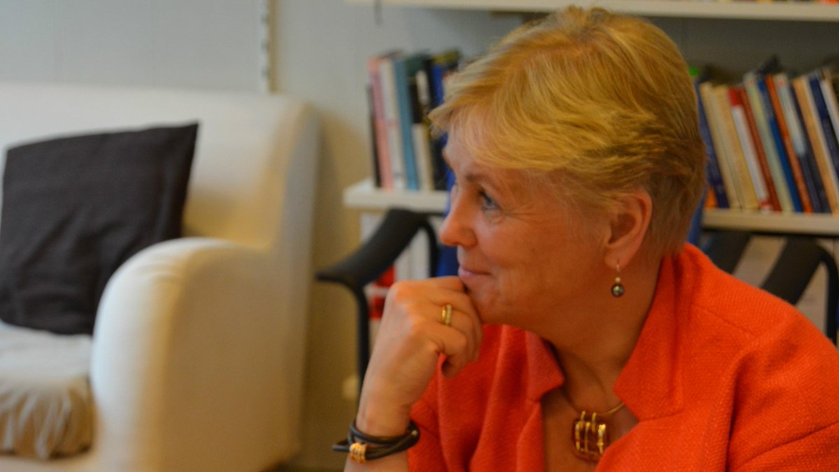 KirkeligDialog's tweet photo. Herlig møte m kulturminister @ThorhildWidvey i dag! #Dialogpilotene fikk møte dialogentusiastisk minister. http://t.co/hiOqUfxNoT