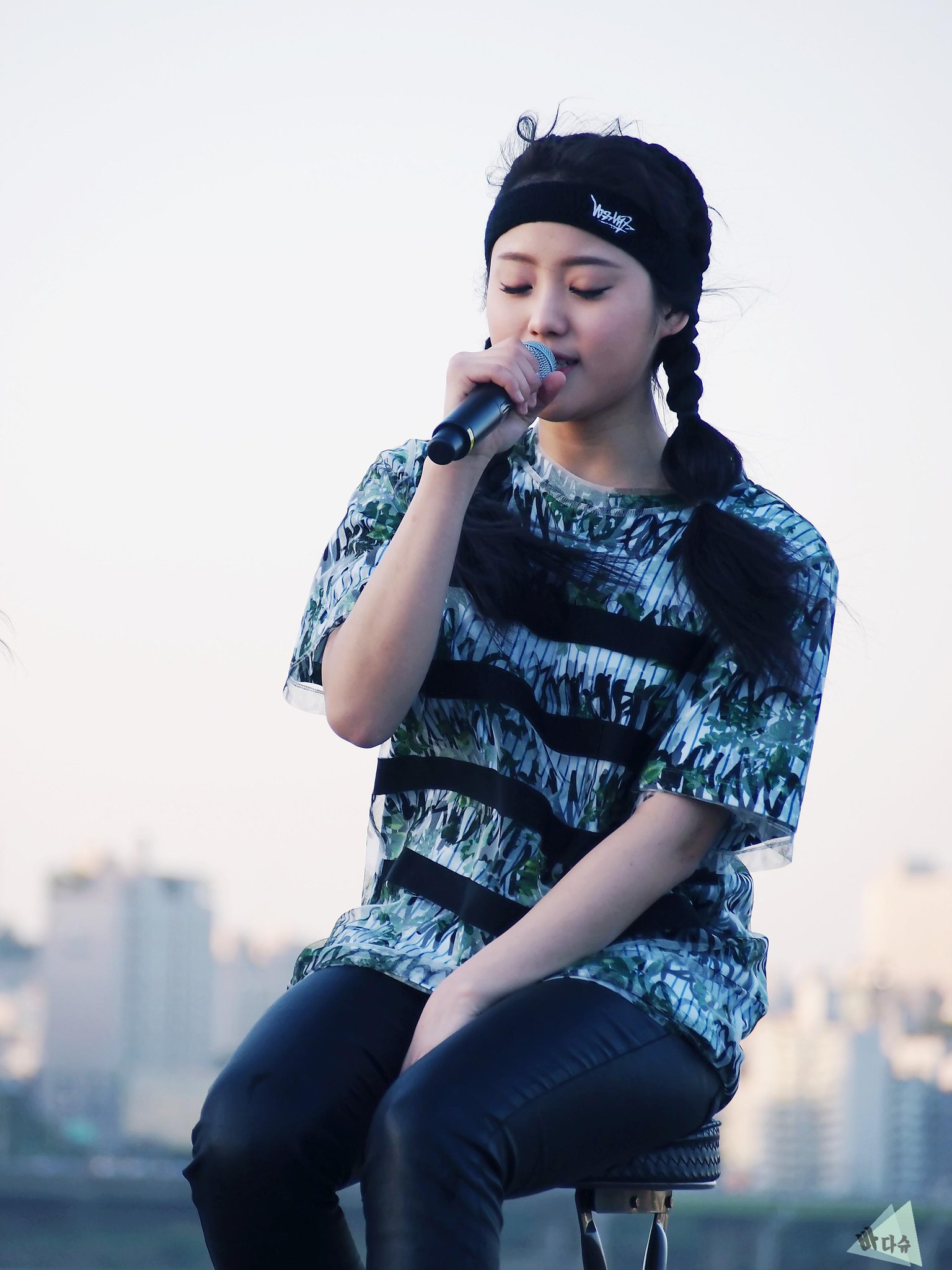 CELEwJ4UkAAoN_q.jpg:large