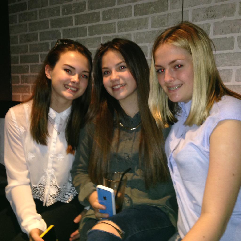 amyhossack's tweet photo. Karaoke bar 🍸 &amp; shopping 👛 thank you Phoebe 💜 @dukes_phoebe @chloe_hendra @oliviabrace5 @georgiahendra &amp;issy http://t.co/nsLoB1Mhcp