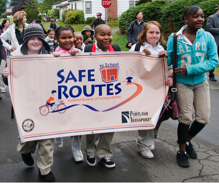 AHAOregon's tweet photo. TAKE ACTION! Ask Metro Councilors to make Safe Routes to School a priority #ForEveryKid! http://t.co/uIekTKi5o2 http://t.co/waOfhzzVpb