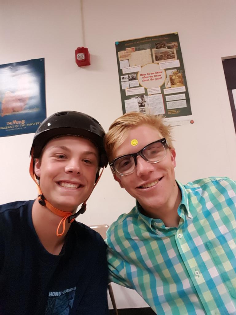 JaxRhodes57's tweet photo. Friends forever @gavinkallen @SAof2015 http://t.co/1PWBXnGXoT