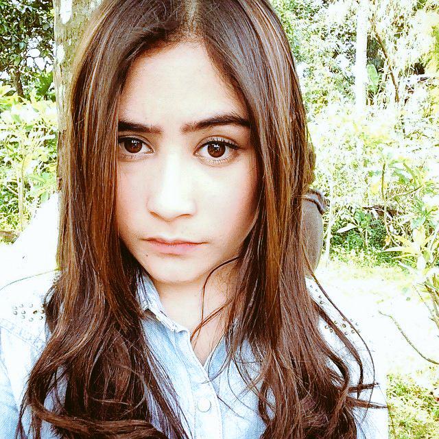 PrillversTsk's tweet photo. "@Official_PVSBY: Cantiknyaaaa ratu serigala kuu @PrillyBie http://t.co/N0UUH7P9Kv"