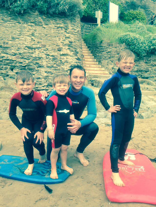 JonesAidy's tweet photo. @dansadd @KevJones04 @Mikey_Stephens @Matty_Tudor @charliejonah7 wheaty night long overdue lads#Wetsuitwankers http://t.co/KejDr18nEb