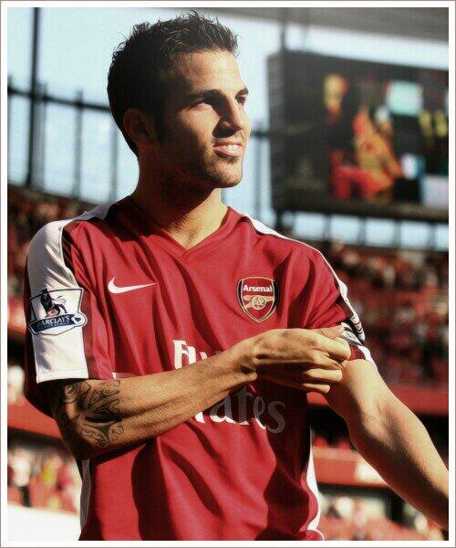 Happy birthday mantan captain arsenal Cesc Fabregas Soler :\)  