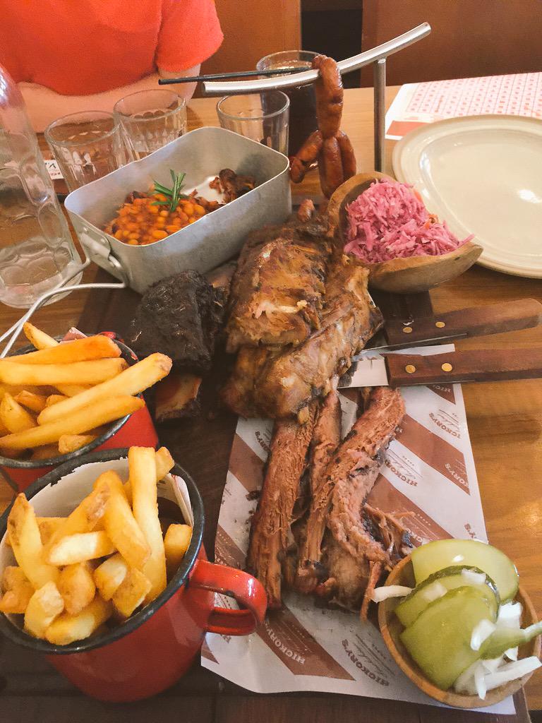 JeffCookjeff4's tweet photo. Hickorys smoke house #goodtaste #hickorys http://t.co/HRieGinL6Z