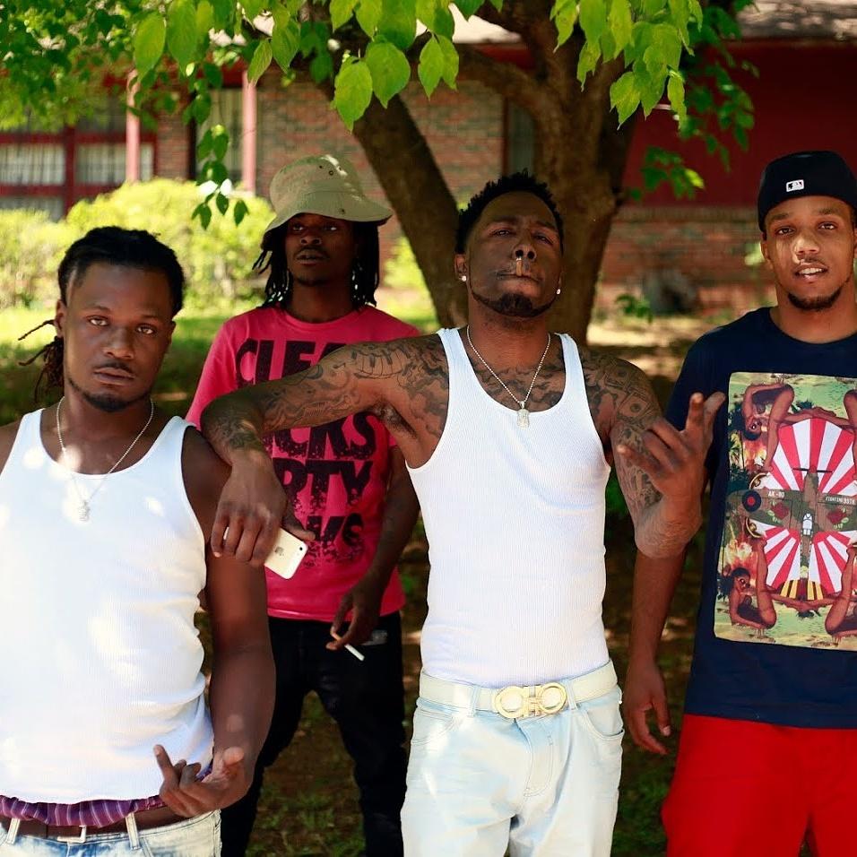 lilbramoe912's tweet photo. #NoBando 🎥🎥🎥 shoot on #Ward #Savannah 2 #Atlanta http://t.co/eJS1RZuBE7