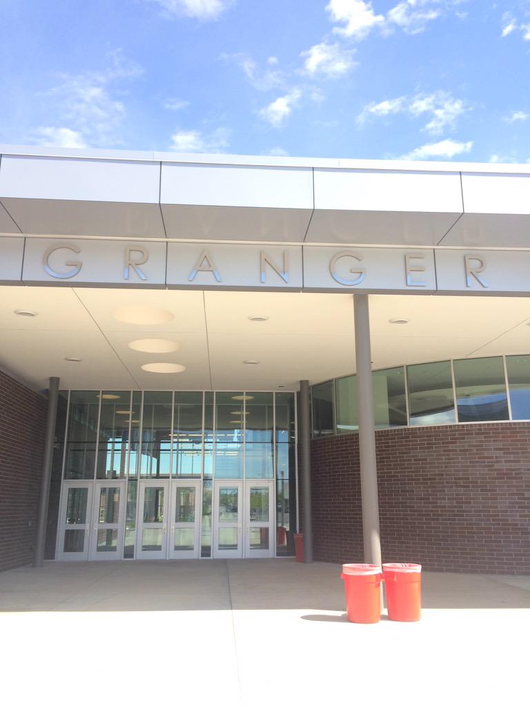 d_fiefia's tweet photo. #grangerhs home of the pride of #WVC @tahi38 one of UT's finest. Granger-BYU-Vikings #gobengals #isu http://t.co/PXJpKHx0ou