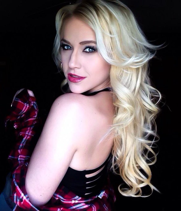 💋 http://t.co/7nxsjwA1wA<a href="/tag/hotpicatnoon"class="tags"><span>#hotpicatnoon</span></a>
