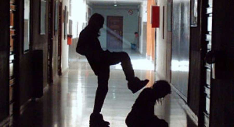 antena3com's tweet photo. El bullying puede producir más daños mentales que el maltrato infantil
http://t.co/C7r5qX5yaC http://t.co/WQSs9msIws