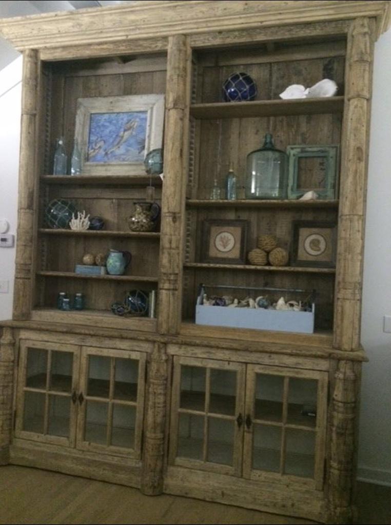 HaystackHoodlum's tweet photo. This #rusticpine cabinet from @SarreidLTD -came from @FLSOutlet totally makes this room! #beachy #focalpiece #decor http://t.co/imfGX0VHRe