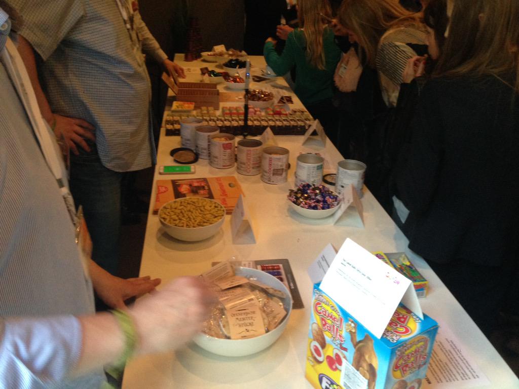 Willkommene Abwechslung #sweetup #womtalk Aber später vielleicht noch ne Currywurst #Curry_S