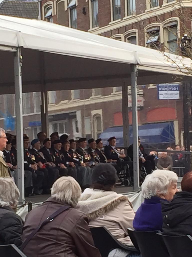 robs0409's tweet image. Veteranen op de eerste rij. RESPECT!