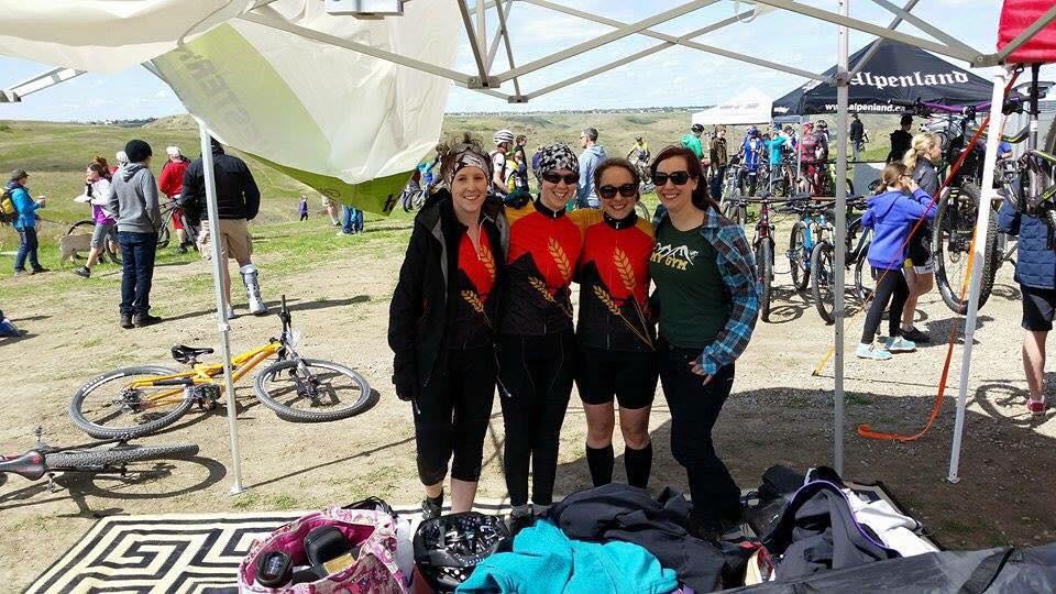 prairiegirlrace's tweet image. 2nd place podium at Coulée Cruiser. Thank you for support and onsite mechanic @WesternCycleYEG