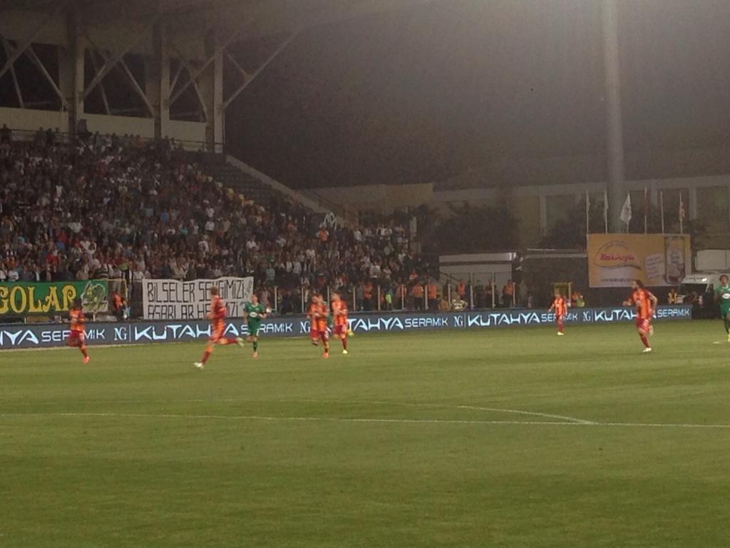 Akhisar fena bu gece.Cimbom 4 yapar.