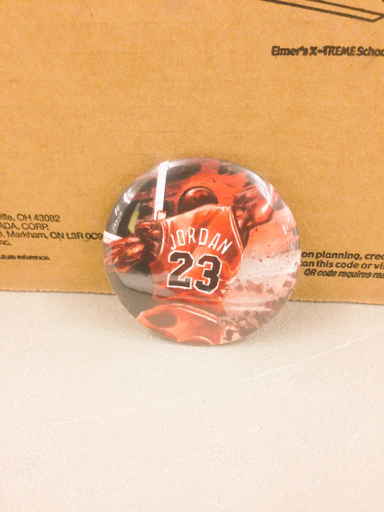 CLTUIowa's tweet photo. Make your own buttons at the Main Library!! http://t.co/HbfK6qKgWb