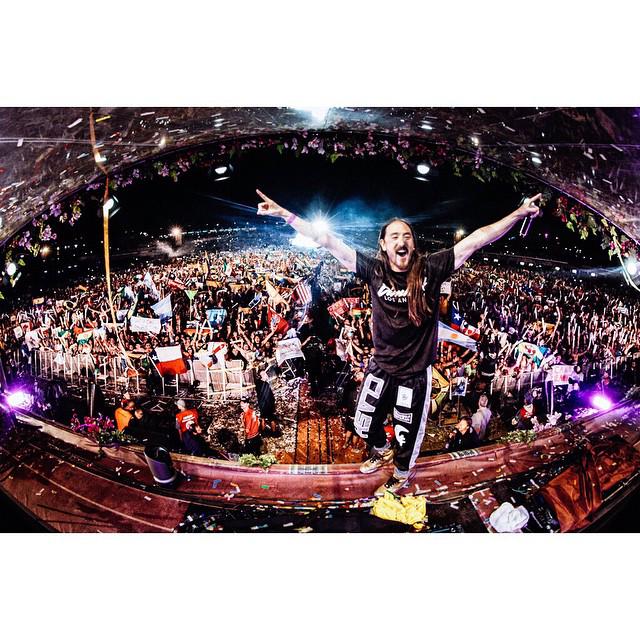 steveaoki's tweet image. Closing down main stage day one of @TomorrowBra was 1 of my favorite shows of my life!