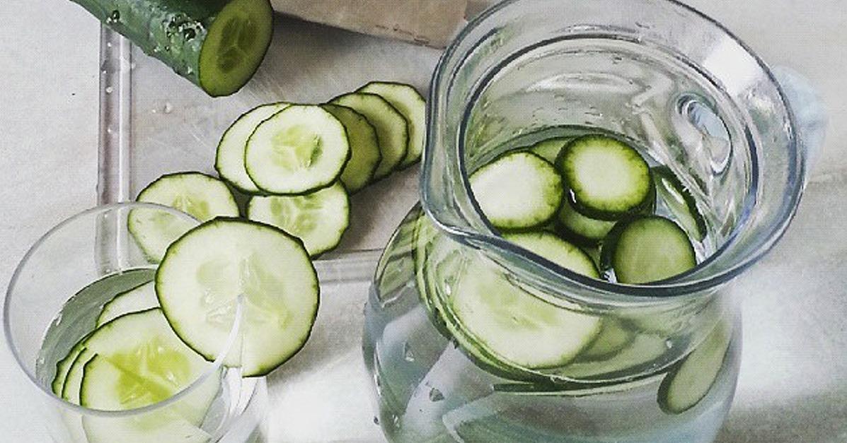 POPSUGARWell's tweet photo. How to make your own hydrating detox spa water http://t.co/PoefZ3GmEC http://t.co/Oe2GhajYgf