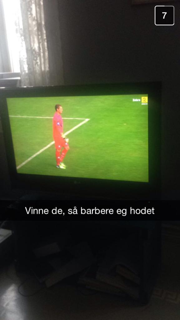 baardsen92's tweet photo. @Bendiksss meldte dette hvis det blei seier te Viking! #2fx #vikingfk #storeøyeblikk #einblåedag http://t.co/6Bppes8Qpw