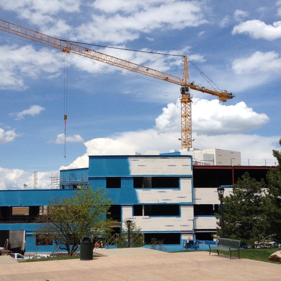 JohnK1010's tweet photo. Spring semester over but work continues on Tracy Hall at @WeberStateU #science #tracyhall #progress http://t.co/8zUpARKJcn