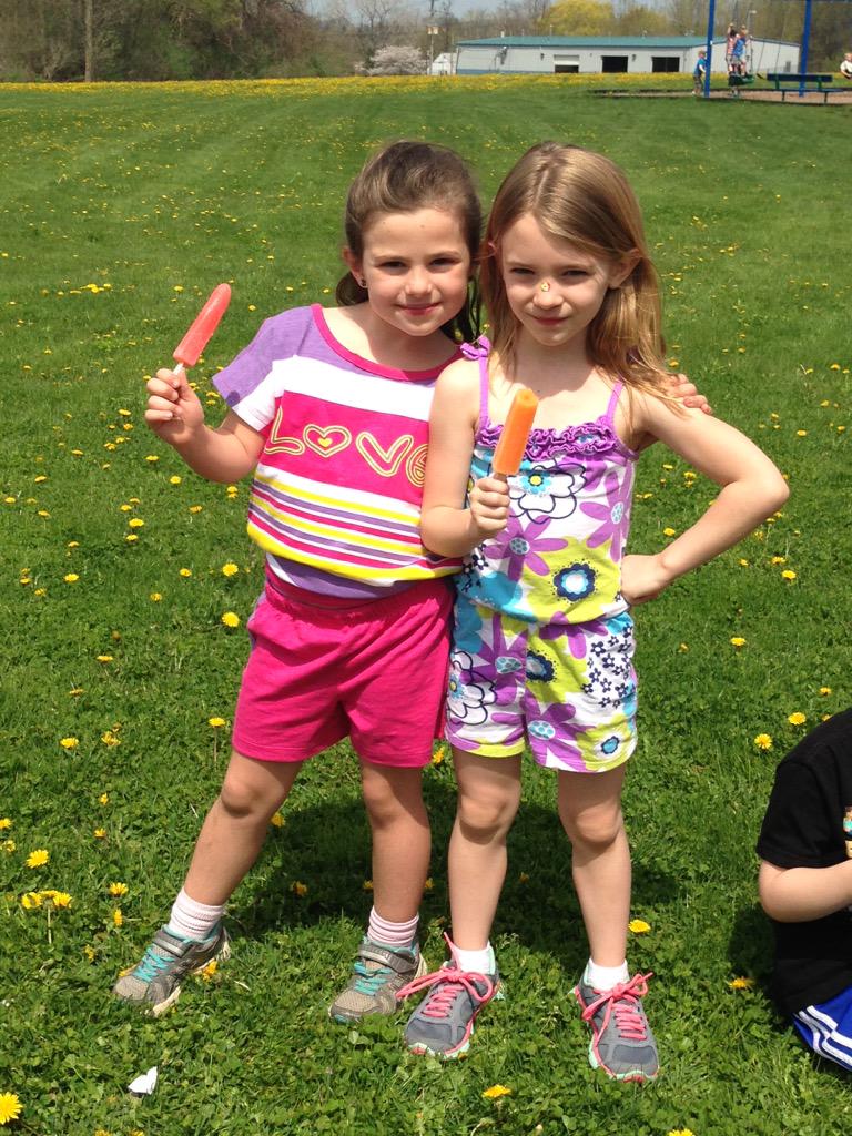 MissSpusta's tweet photo. We reached our teamwork goal! Popsicles and a teamwork activity to celebrate on this warm Monday! http://t.co/9RHzzOk7Ex