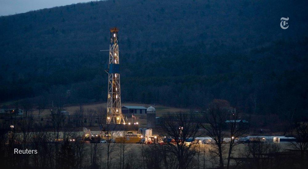 nytimes's tweet photo. Fracking chemicals detected in Pennsylvania drinking water http://t.co/XCKXQ6KZ4B http://t.co/6aaBOWYYVo