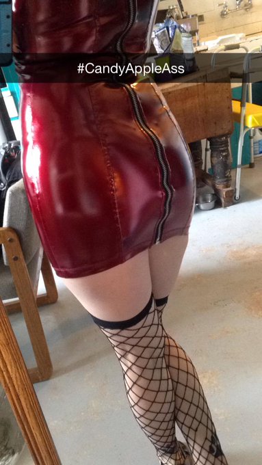 #CandyAppleAss #Fishnets #SnapChat http://t.co/mrCLHNl88i<a href="/tag/candyappleass"class="tags">#CandyAppleAss</a><a href="/tag/fishnets"class="tags">#Fishnets</a><a href="/tag/snapchat"class="tags">#SnapChat</a>