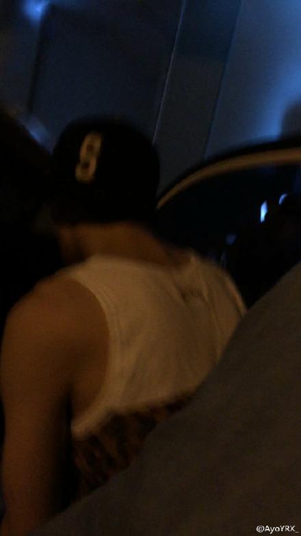 ChanHomeTH's tweet photo. 150505 เลย์ เมื่อคืนนี้ที่ตึก SM ค่ะ

Cr.AyoYRX_ via.wufanqins http://t.co/plSrVUjXLx