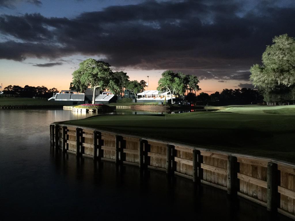 TurfRepublic's tweet photo. Beautiful night photos with #iphone6plus #nofilter #ThePlayers @TPCSawgrassAGR http://t.co/HAzVN3RyBF