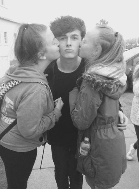 xtempanyjadex's tweet photo. Loml🙈 and my best friend🎀 @asjoshtaylor @megangreen58 http://t.co/OcIWEQyTGV