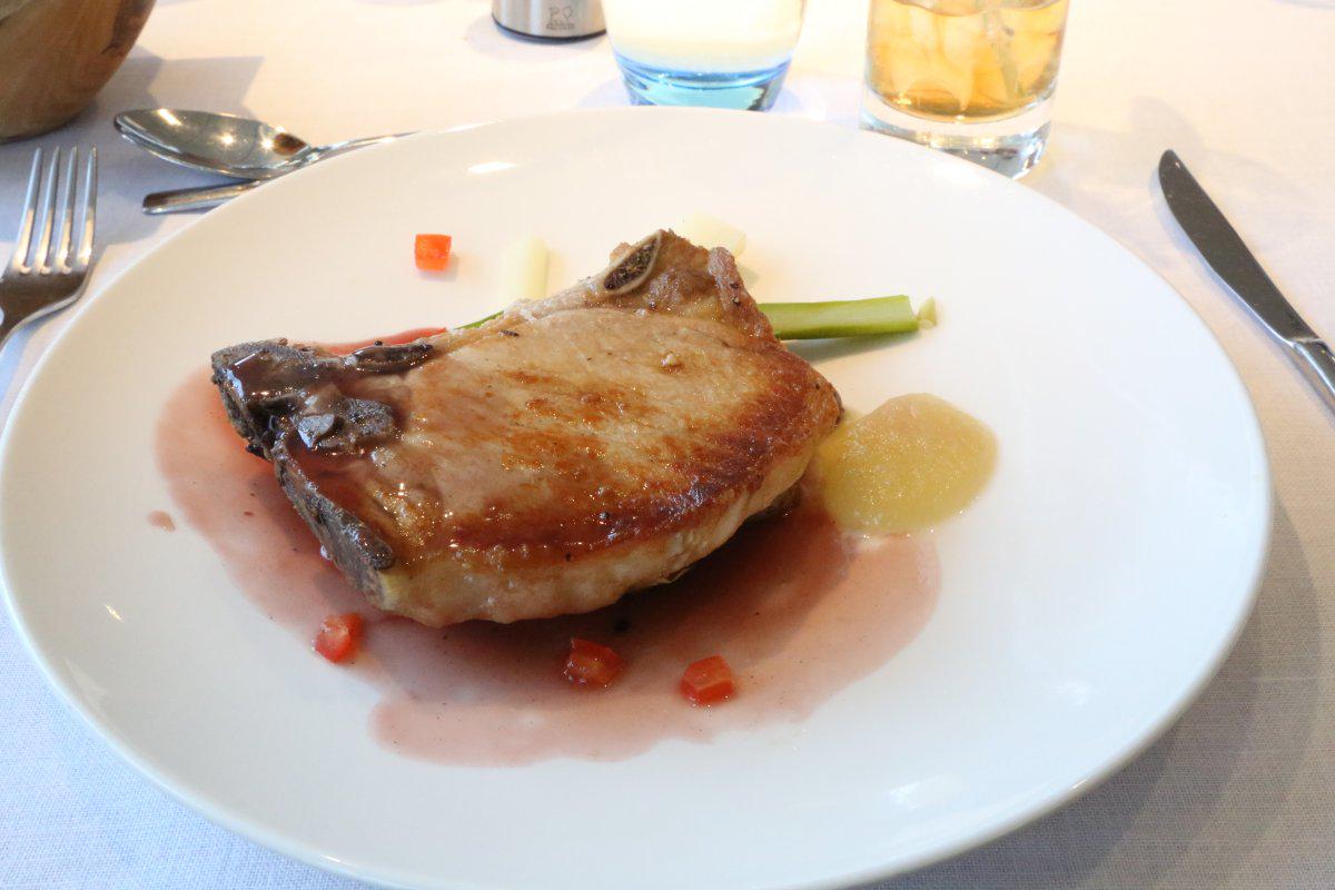 Food and wine are a big part of this @VikingRiver Châteaux, Rivers &amp; Wine experience! Cruising through #Bordeaux