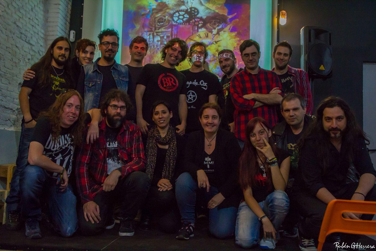 rubengherrera's tweet photo. Escucha con medios del 1er LP de @IndividuoZero en @DeliaRecords Cóctel de post-rock-metal-gaditano-gallego de lujo! http://t.co/XNvbnMzzTV