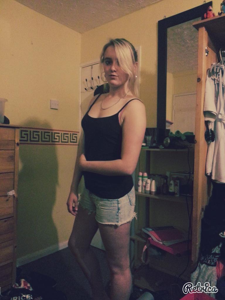 PloppyH's tweet image. Add me on bbm: 55EF429C and snapchat: eh07061998