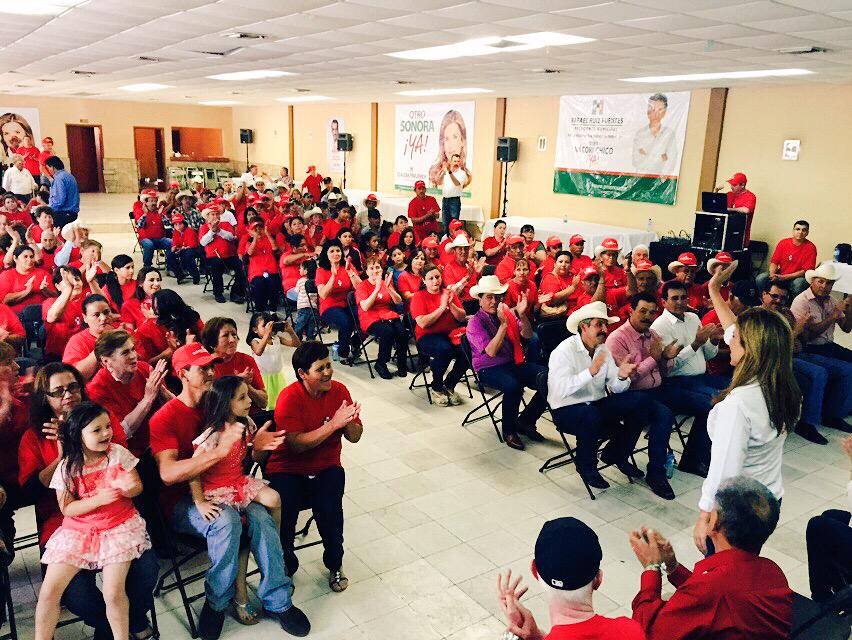 ClaudiaPavlovic's tweet photo. Muchas gracias a Nácori Chico por brindarme su confianza, de la mano con ustedes lograremos el #verdaderocambio http://t.co/wZiMLvBEiw