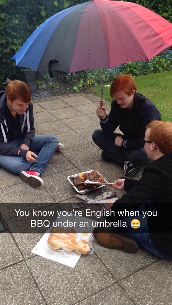 heyitsbecky_'s tweet image. #EnglishProblems 😂