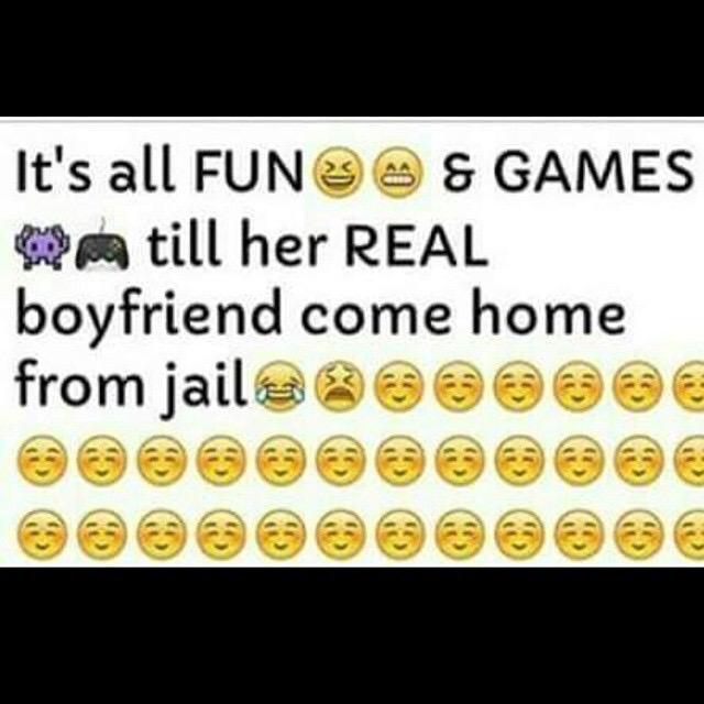 NeNa___Ross's tweet photo. 😂😂😂😂 #AwMane http://t.co/6aMePxA5Qd