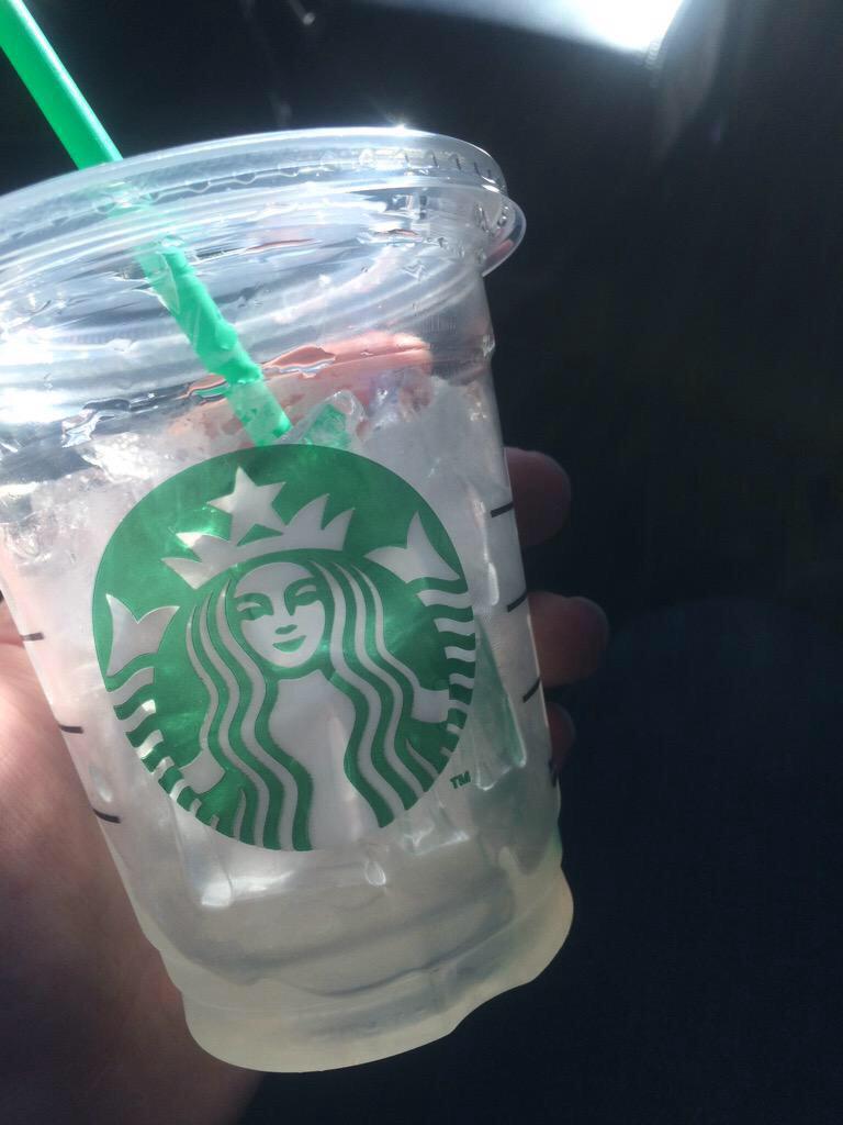 TonyWatersss's tweet photo. This lemonade is too good http://t.co/8GBbH7S2WX