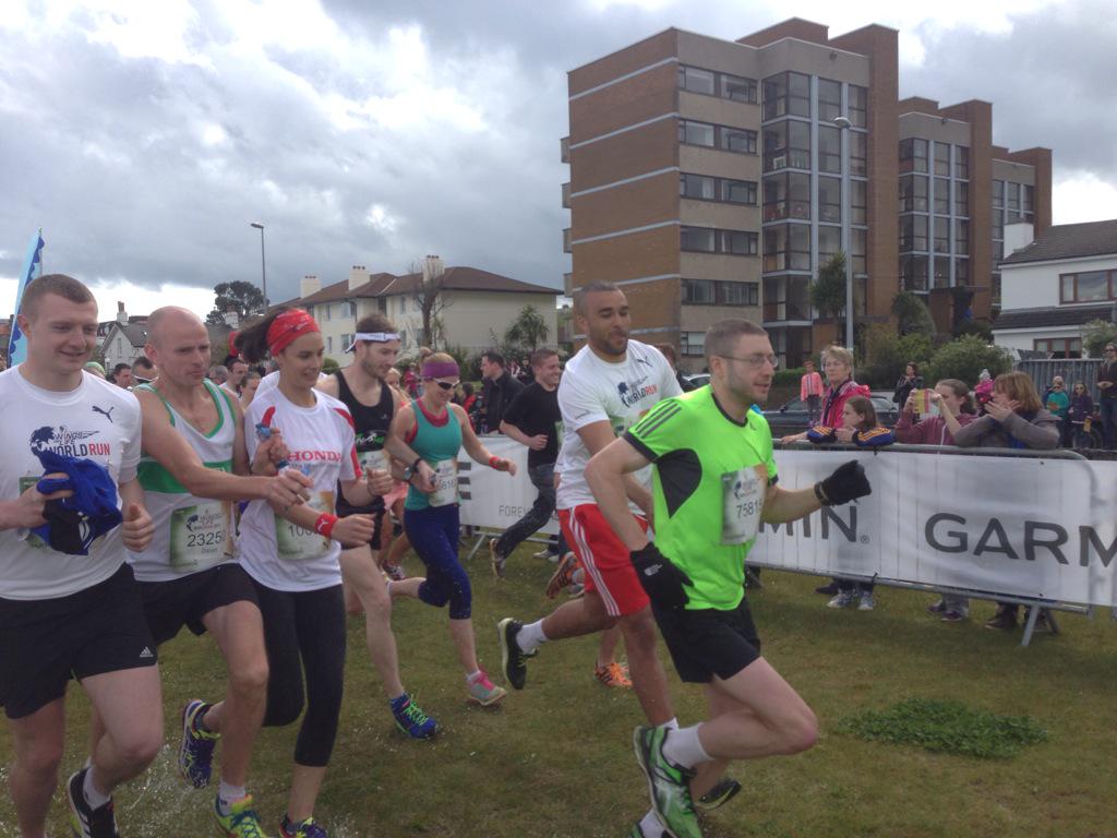 aim365's tweet photo. Not sure this is a fair tackle @SimonZebo #WingsForLifeWorldRun http://t.co/ttO4ZJLAKL