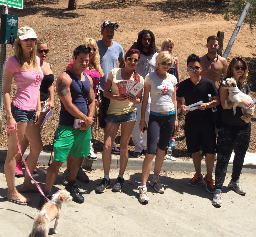 Sal_LaBarbera's tweet image. #Change The slaughter of our pets. #China  #YulinGetDogsOffTheMenu 
Passionate Folks #RunyonCanyon
@angeladaun
