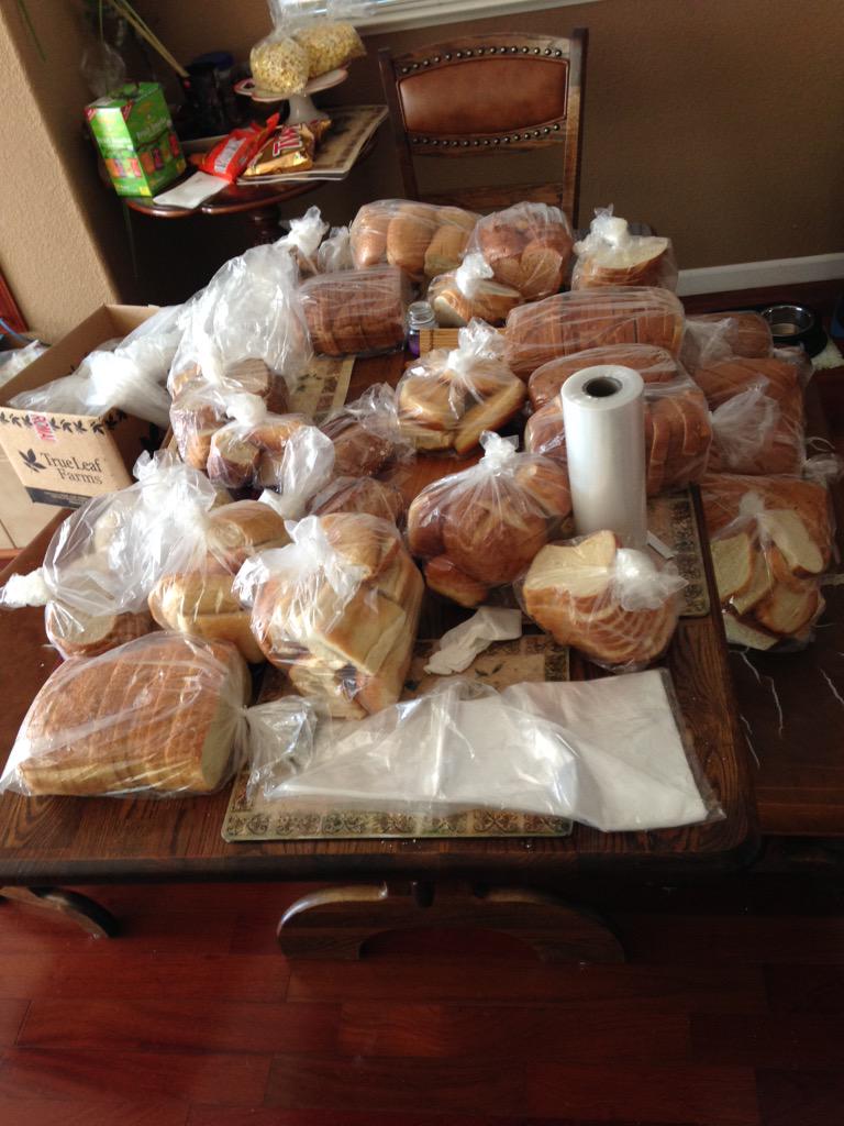 getbentjaz's tweet photo. Dis what I come downstairs to....
๐๐๐๐๐๐๐๐๐๐๐๐๐
#breadonbreadonbread http://t.co/6Vb4DYZZnO