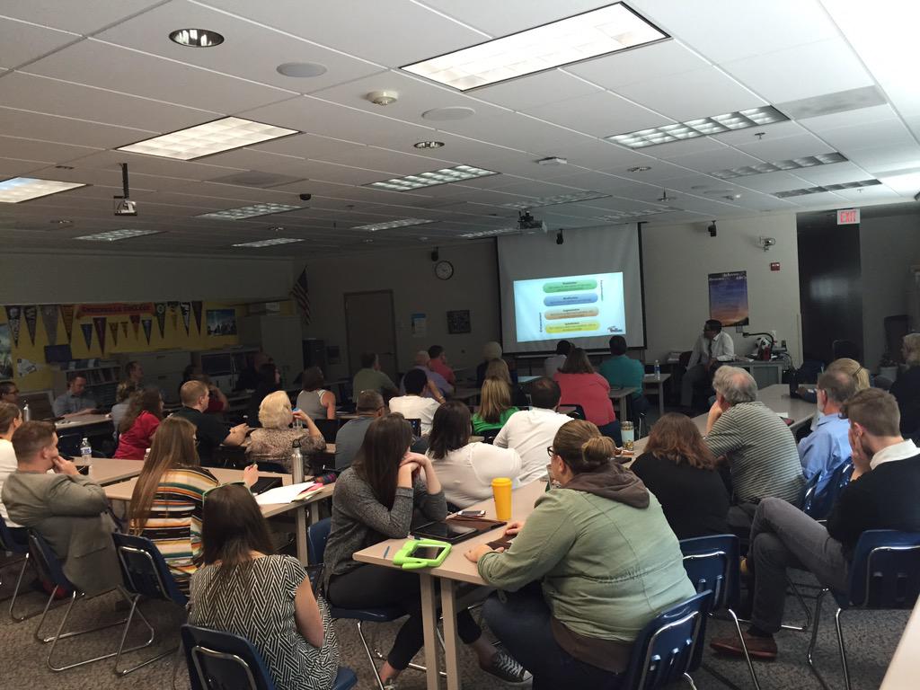 WhatEdSaw's tweet image. A great turn out on a sunny day from Hudson&apos;s Bay HS teachers. Getting a little SAMR Sampler. #vpsitf #VPSiPad