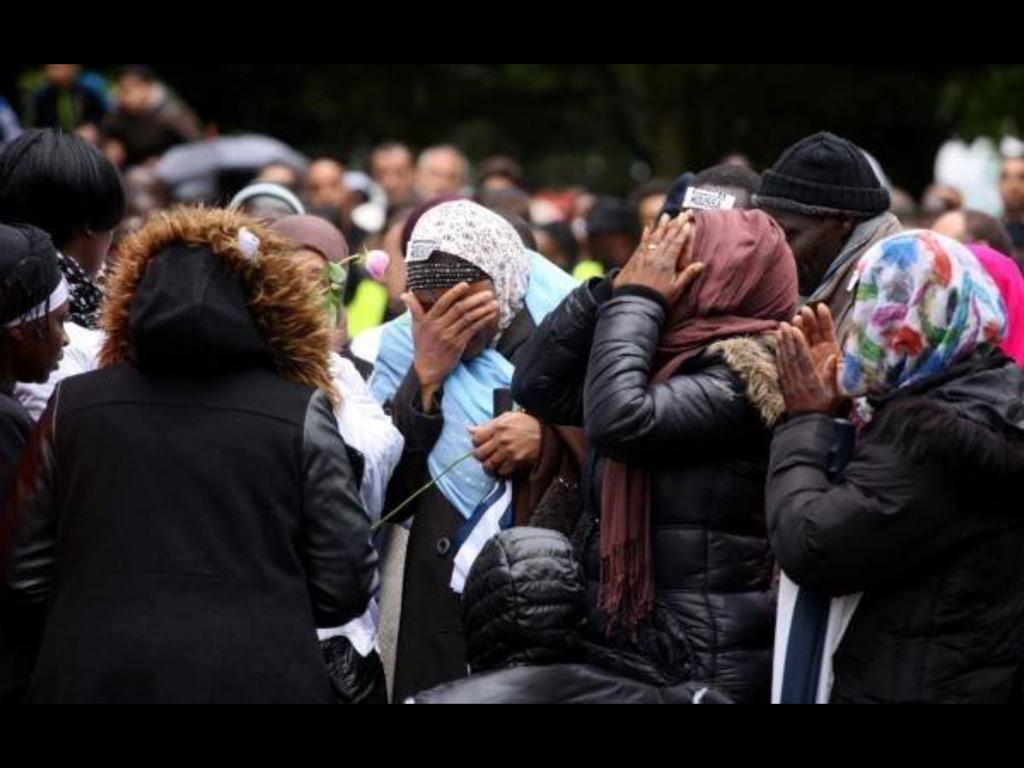 Litoun's tweet photo. A la fin, ce sont toujours les mamans qui pleurent #RIPMoussa http://t.co/CZY7PcKbYt