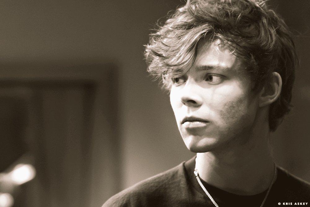 New SPN OC.
Crossovers welcomed.
Remeber if you don't swim you'll drown.