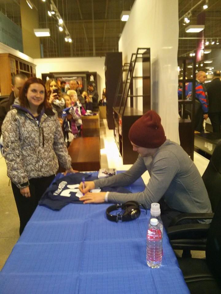 Happy birthday to my other Toronto Maple Leaf love  James Van Riemsdyk     I met him !!   