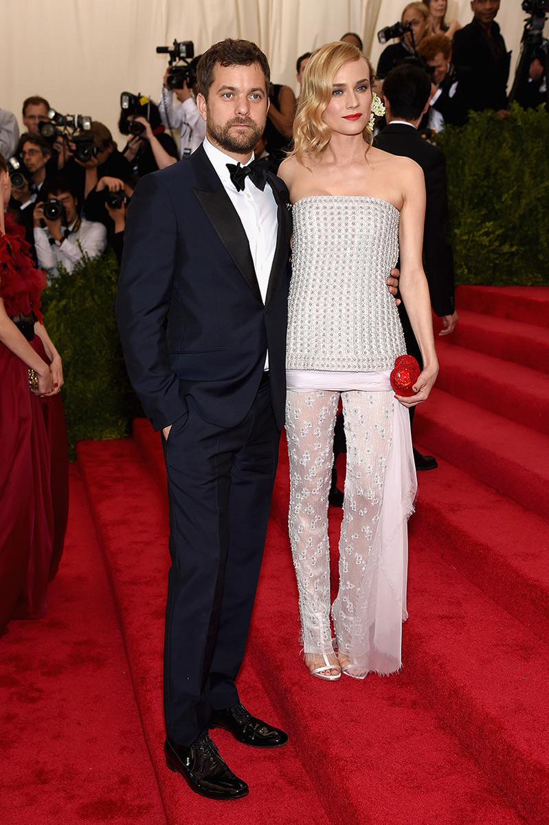 GQSpain's tweet photo. Joshua Jackson y Diane Kruger: la pareja perfecta ya ha llegado a la #METGala http://t.co/mY5fY6HMTt http://t.co/4B6vwGyJkJ
