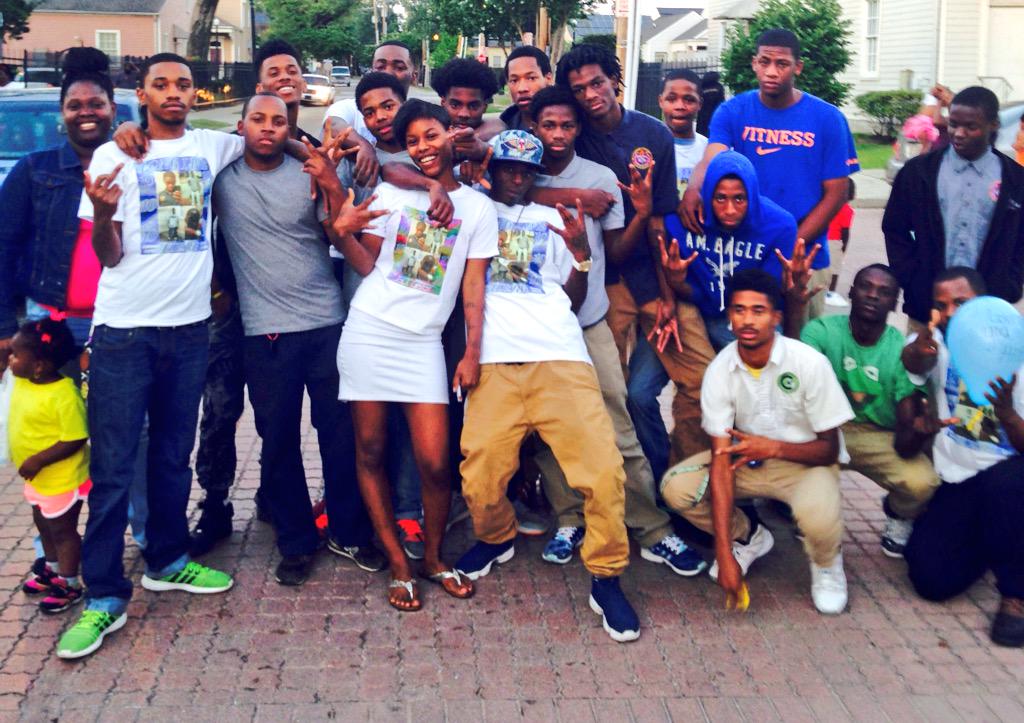 GetAtNutt10's tweet photo. 5⃣5⃣HerbGang #LongLiveHerb🔟🙏🏾👼🏾 @evantrell10 @tec0010_ @jackboy_luhtyga @mm_scooby @thereal__t10 @lah10__ http://t.co/ScJvoaqU5c