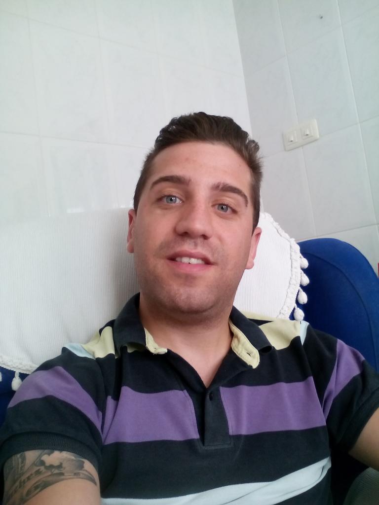 rickyzip's tweet photo. ;) http://t.co/RtcjXQWQap