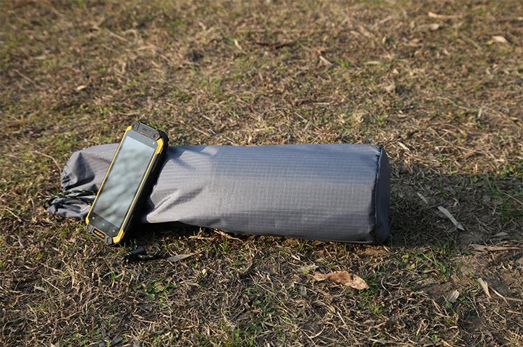 tsingchou's tweet photo. very great camping bed. convenient and ligh. I like it http://t.co/eHJ396E0QC